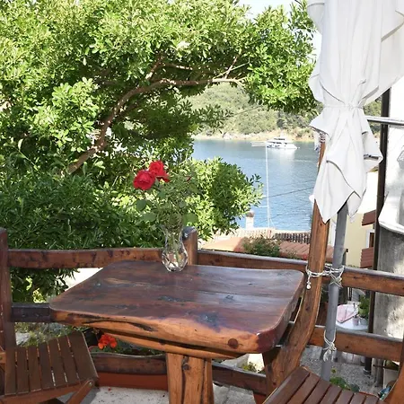 Anamarija Apartment Valun